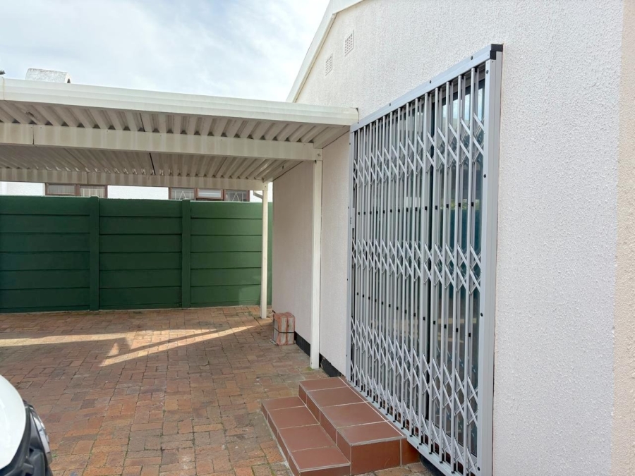 To Let 2 Bedroom Property for Rent in Sunnydale Western Cape